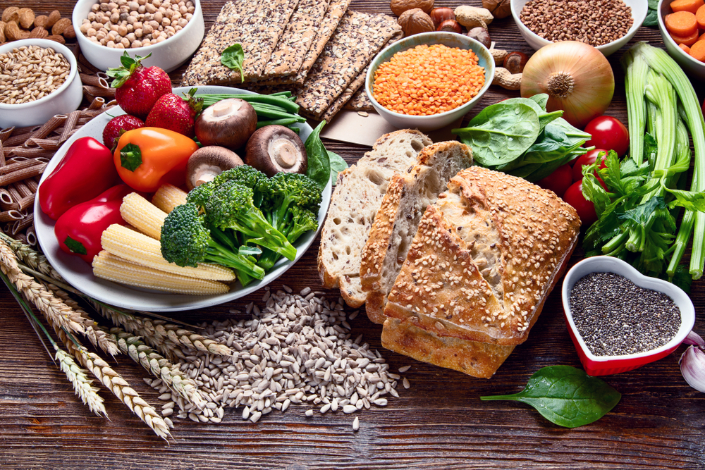 A range of foods high in dietary fibre